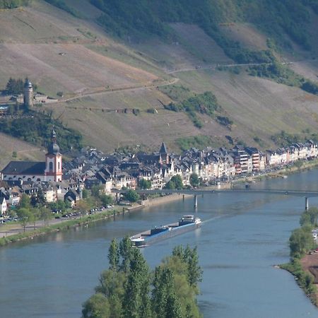 Weingut Helmut Barzen Appartement Zell Buitenkant foto